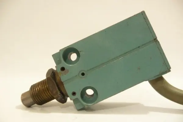 Limit Switch, XCM-F1102, 240VAC 10AMP, Telemecanique France